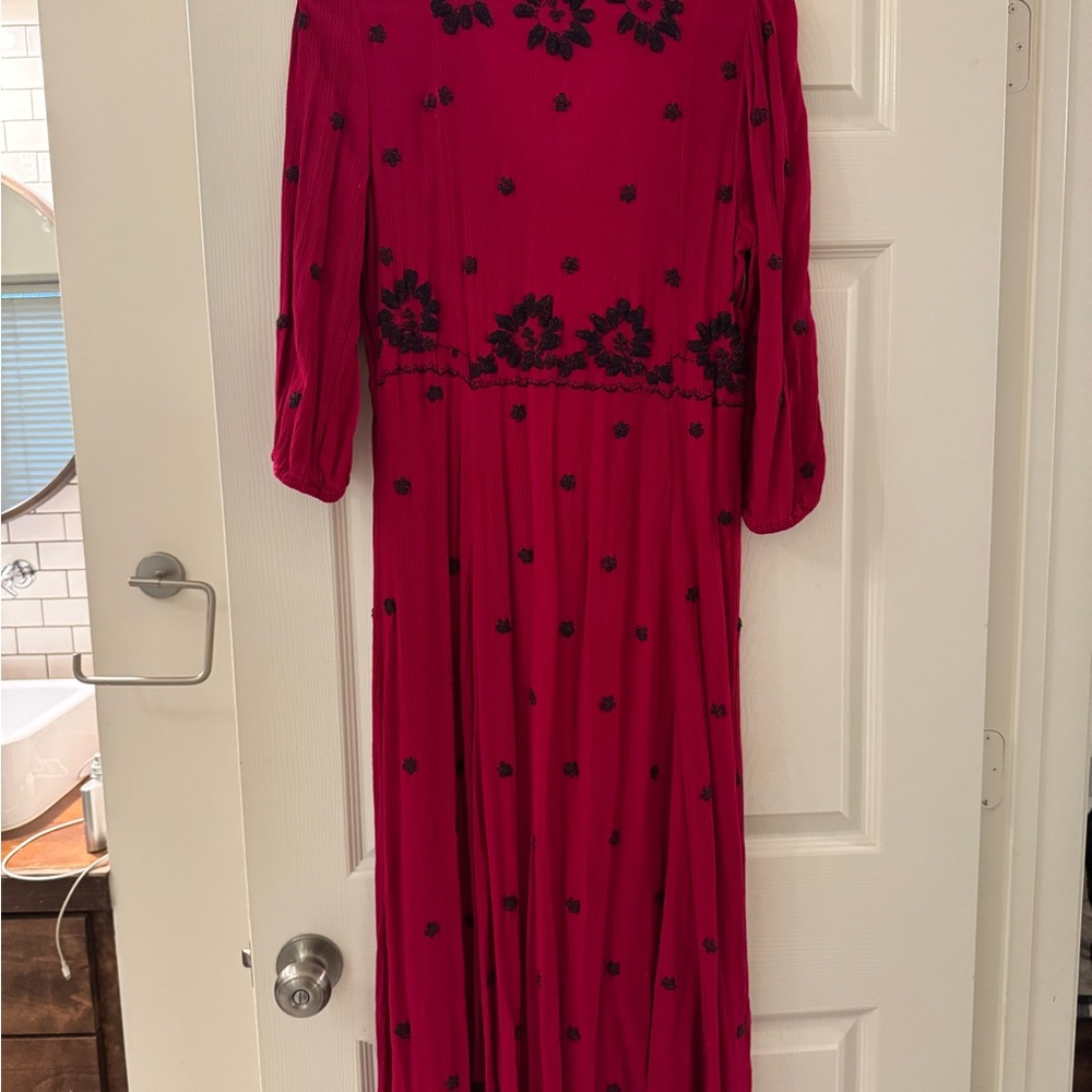 Elegant Pink Floral Dress - Picture 4 of 4